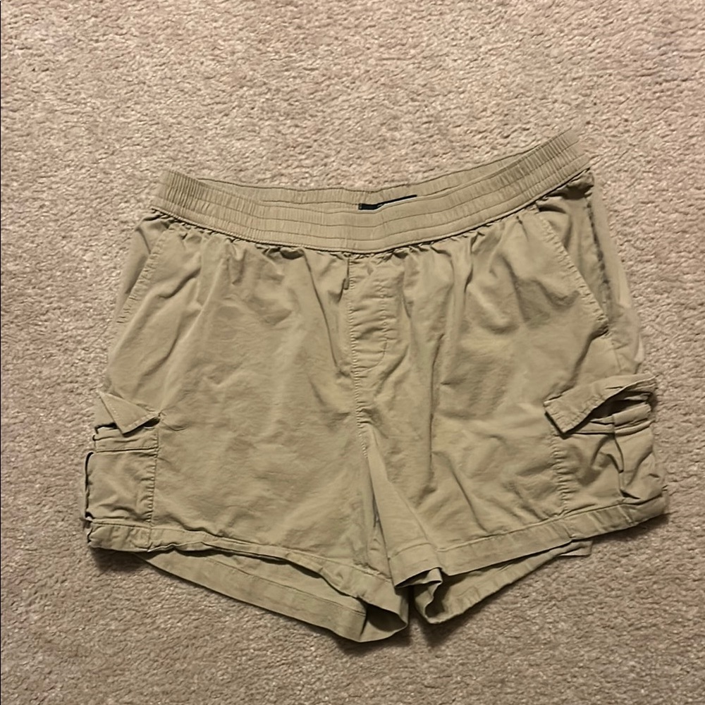Women's Tan Cargo Shorts